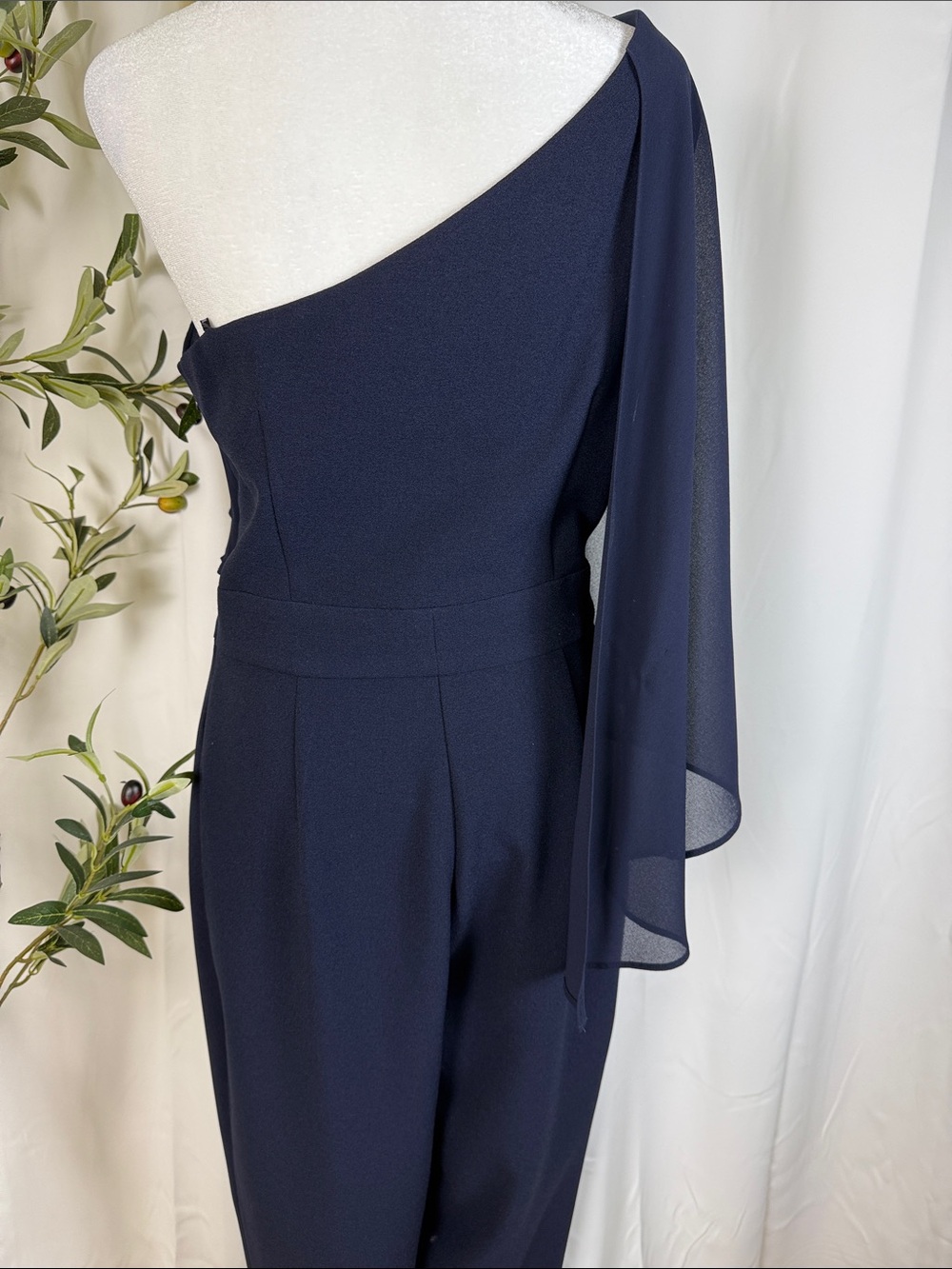 Vince Camuto One-Shoulder Navy Jumpsuit Chiffon Drape Sz 8 (DJ3) - Picture 4 of 9